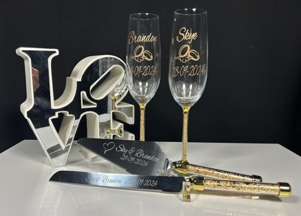 Gold Leaf Toasting Flutes & Cake Knife Set